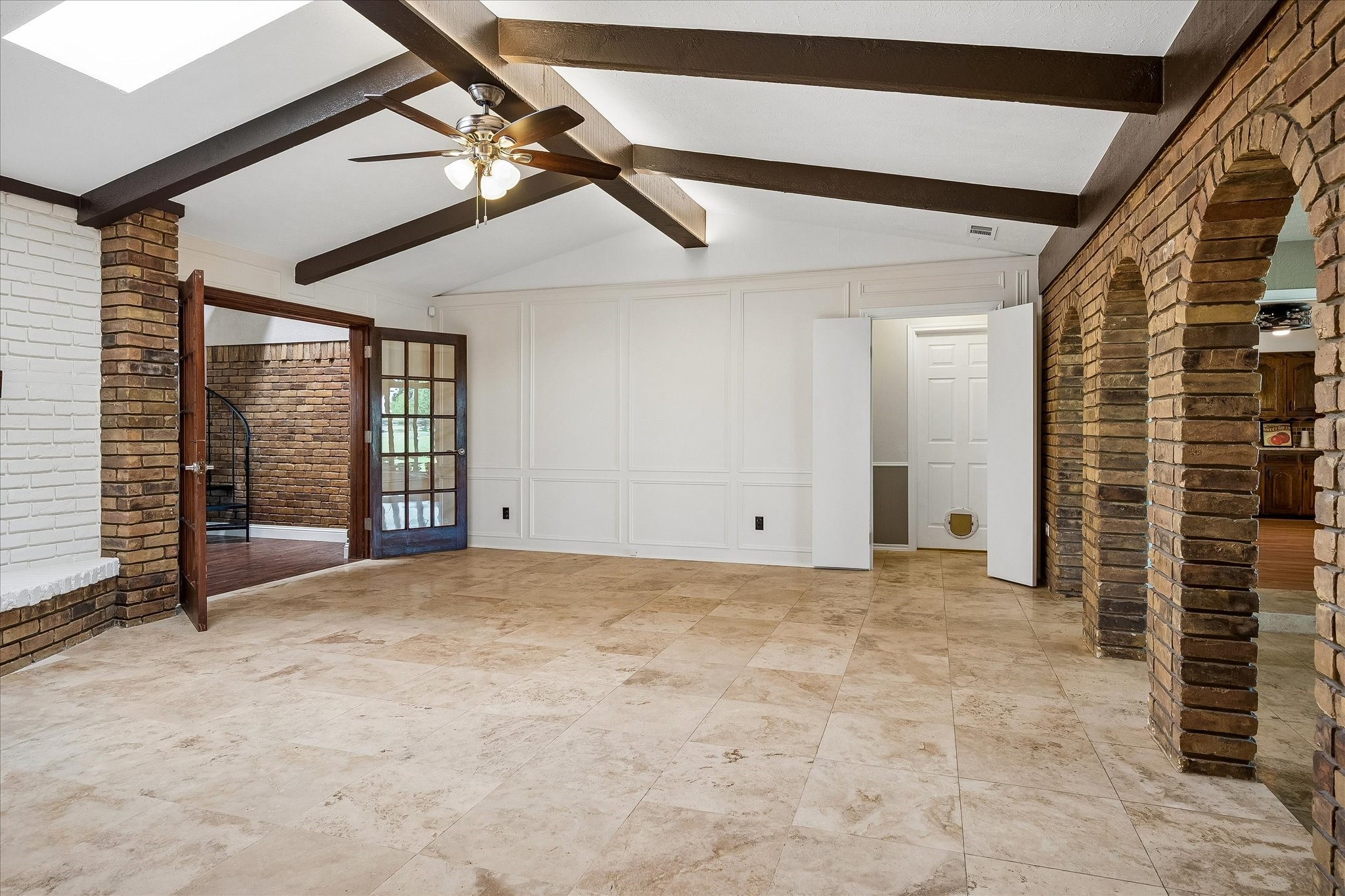 2216 Grandview Drive