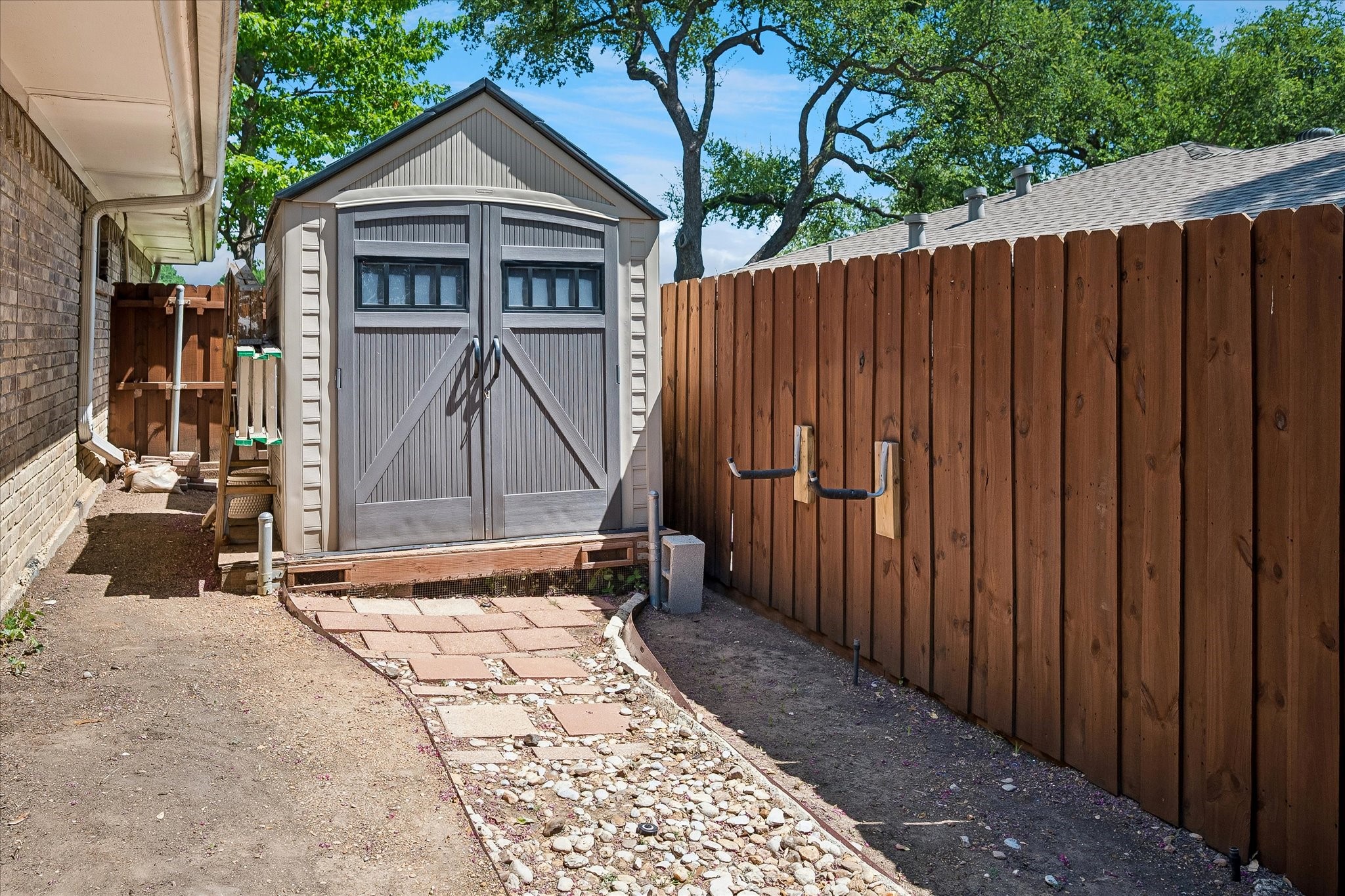 2216 Grandview Drive