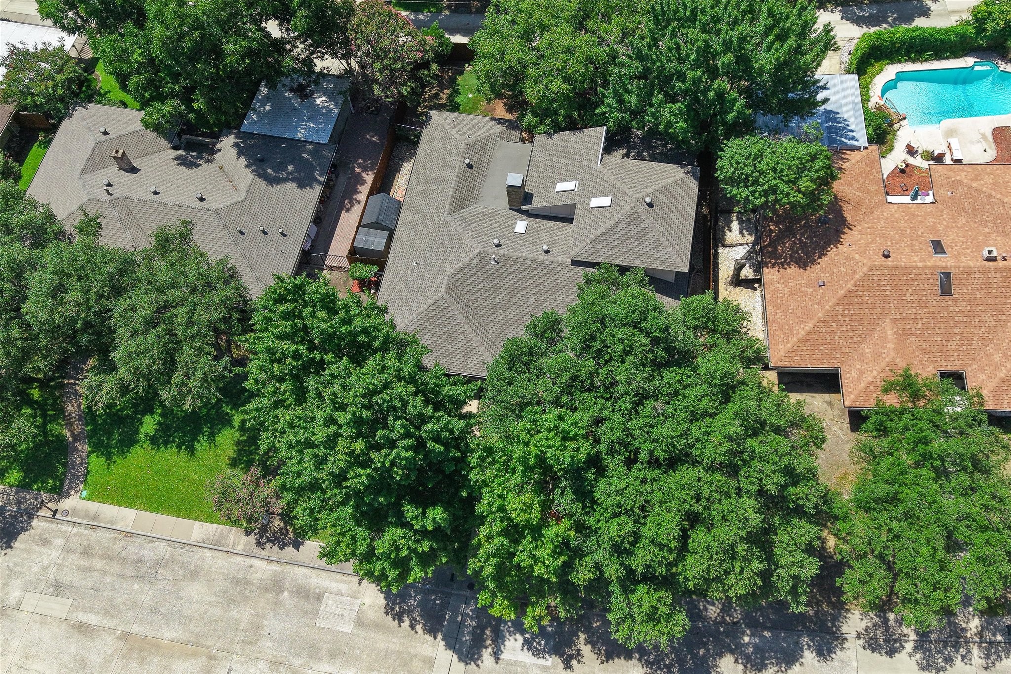 2216 Grandview Drive