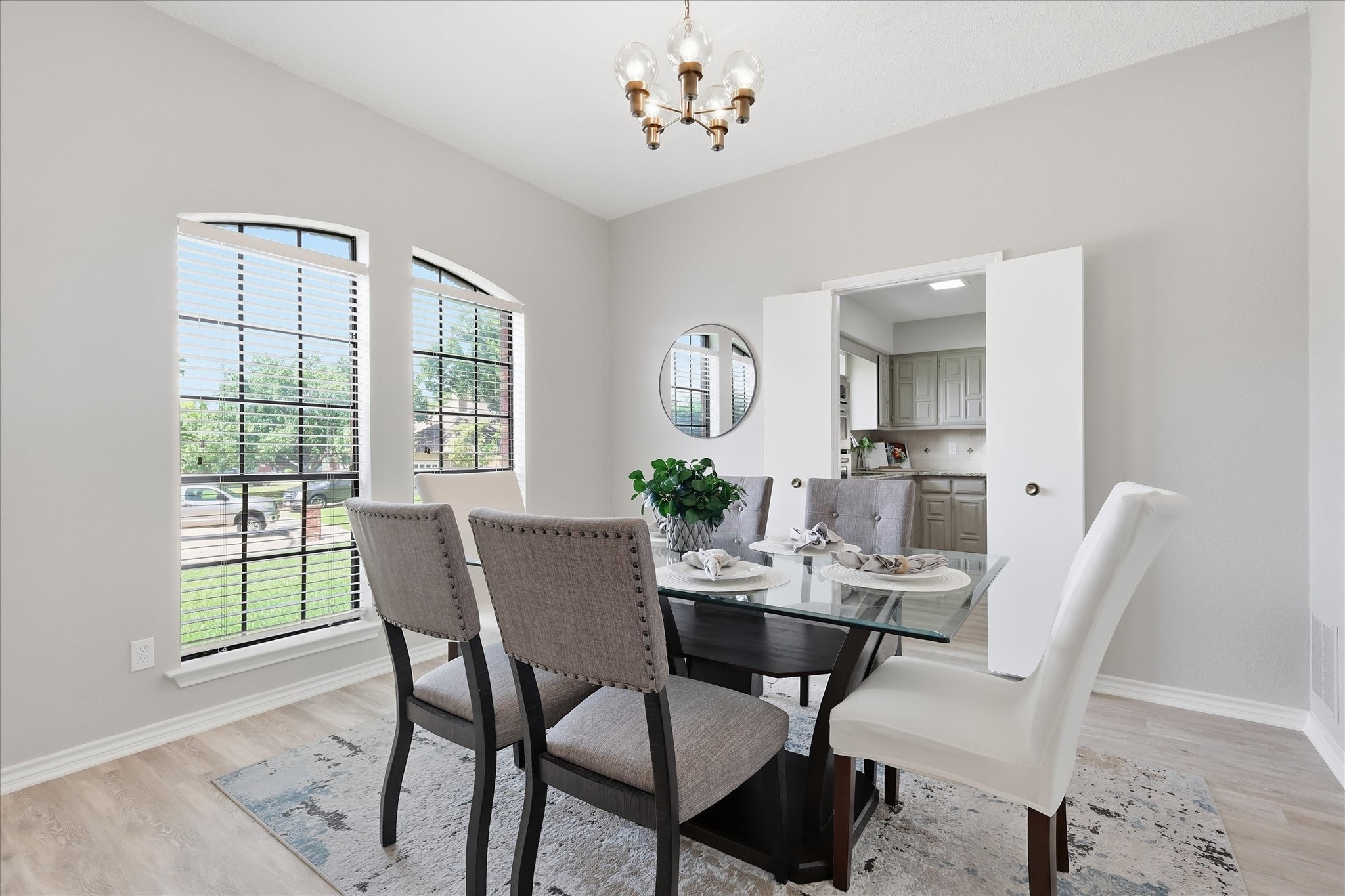 1915 Robin Meadow Circle