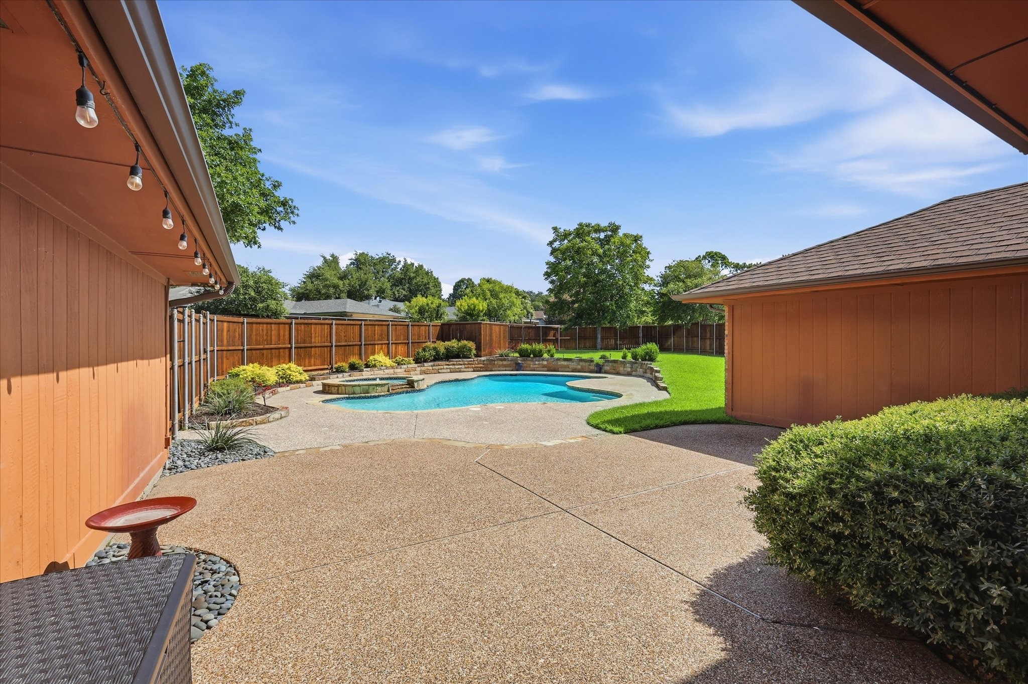 1915 Robin Meadow Circle