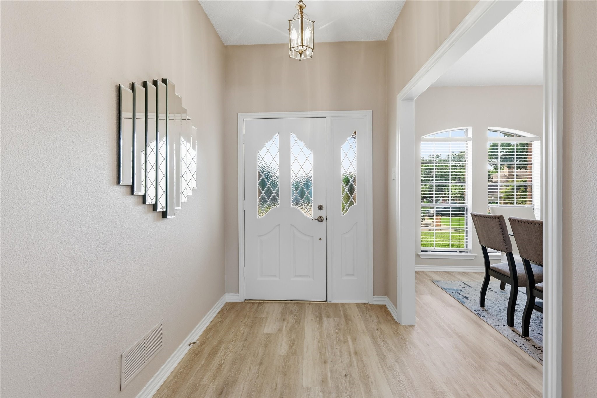1915 Robin Meadow Circle