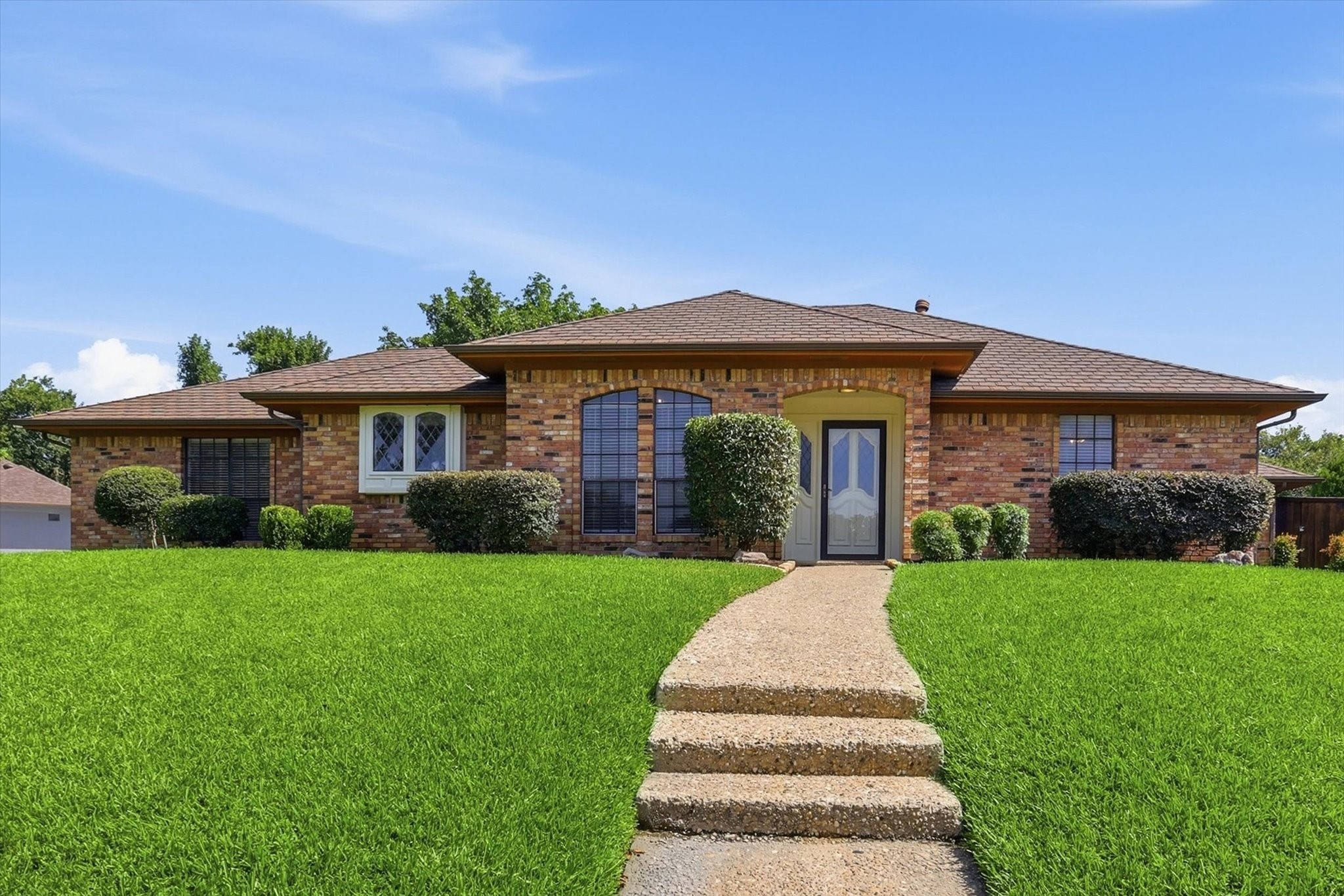 1915 Robin Meadow Circle