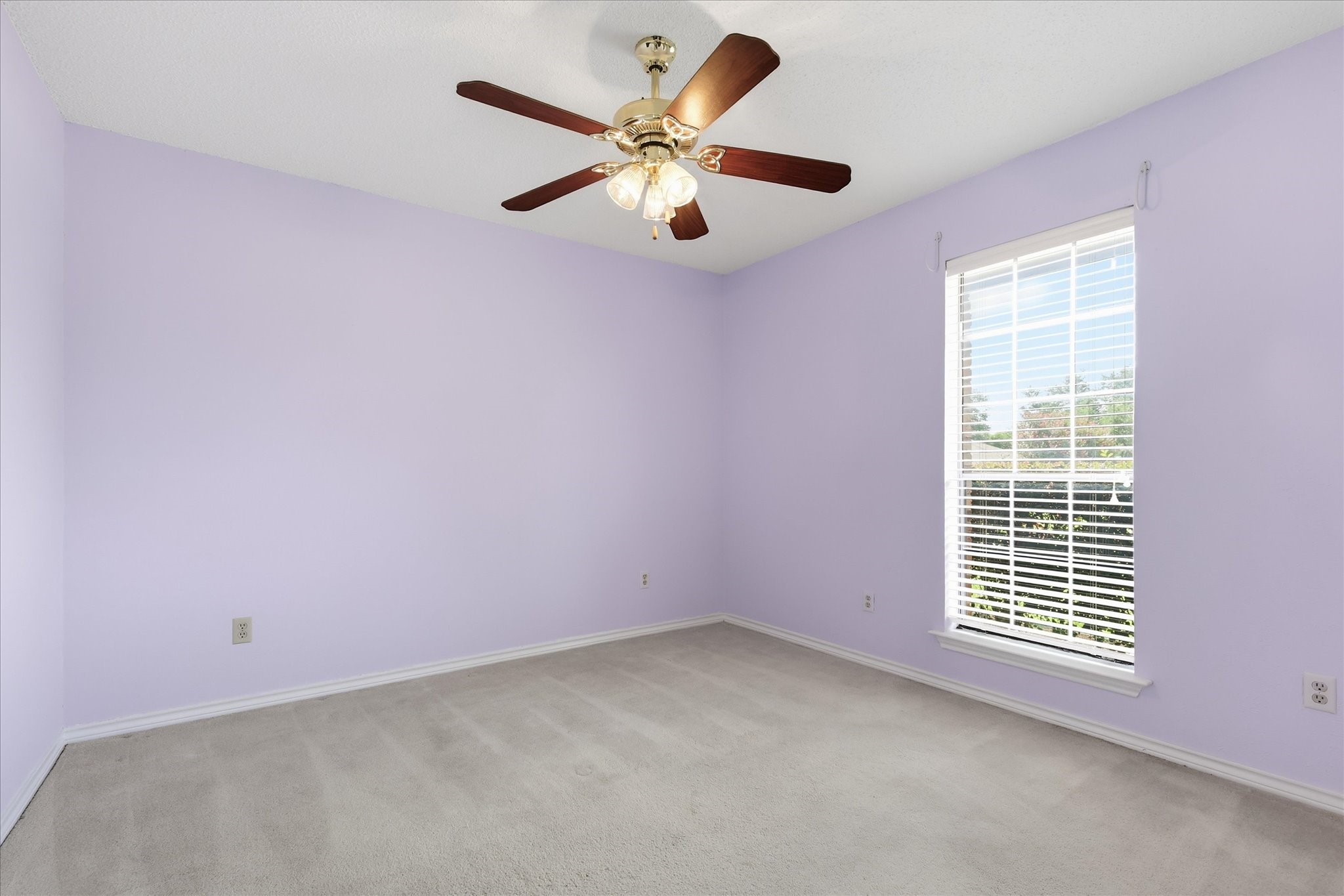 1915 Robin Meadow Circle