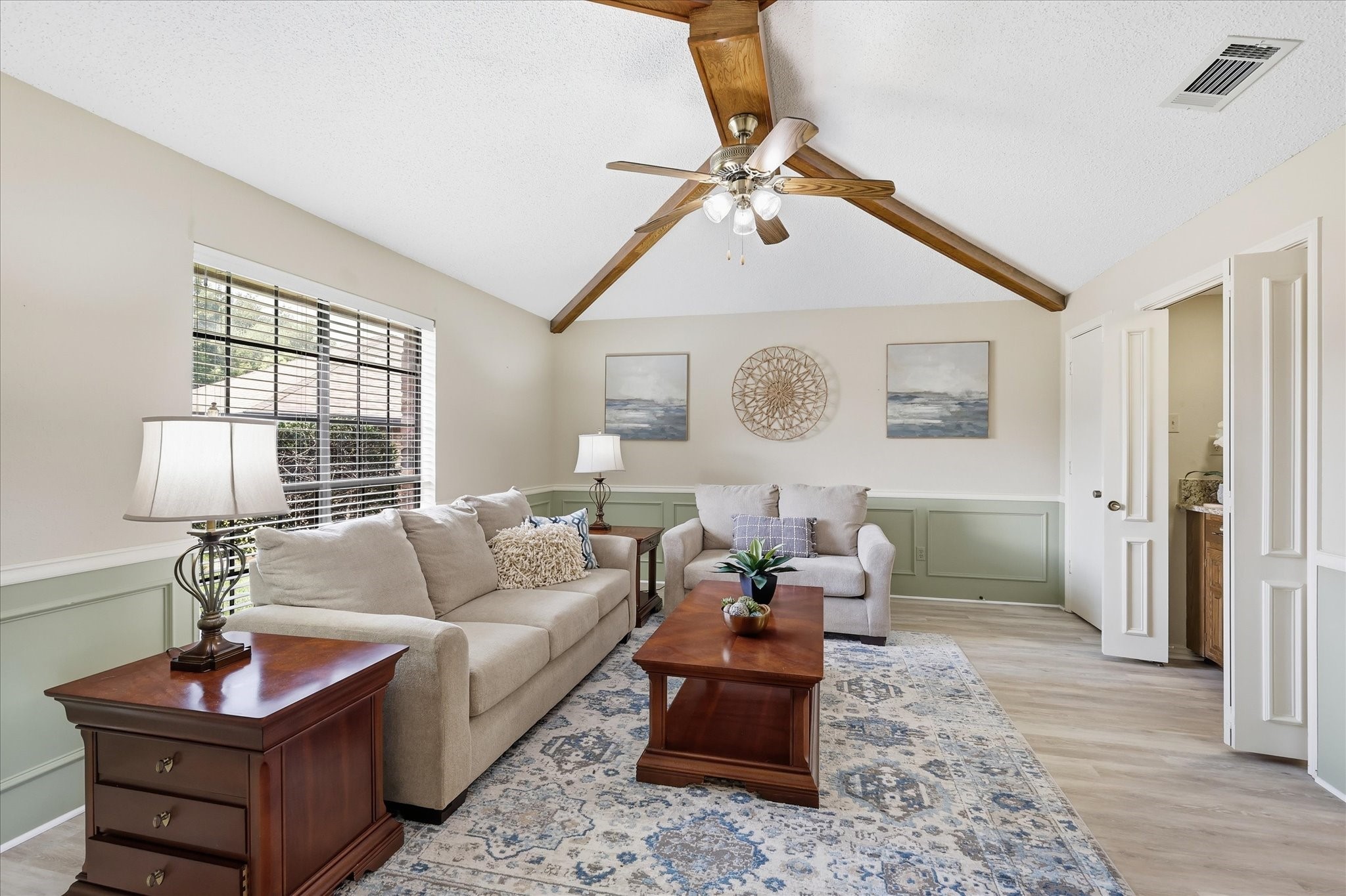 1915 Robin Meadow Circle