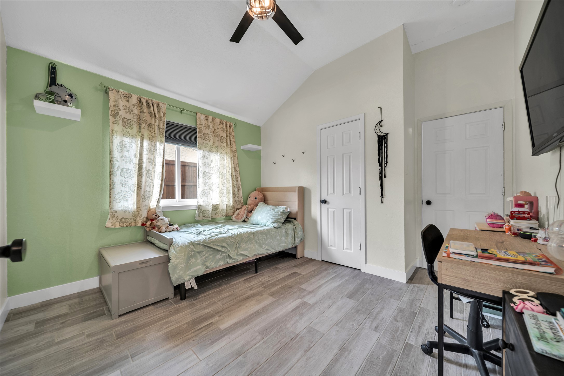 2604 Hackberry Creek
