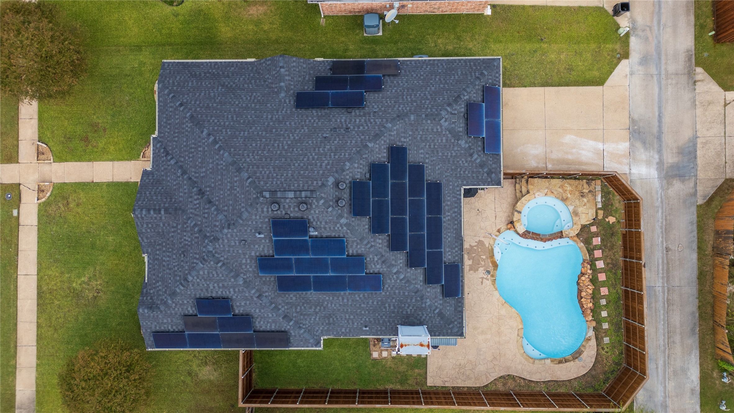2604 Hackberry Creek