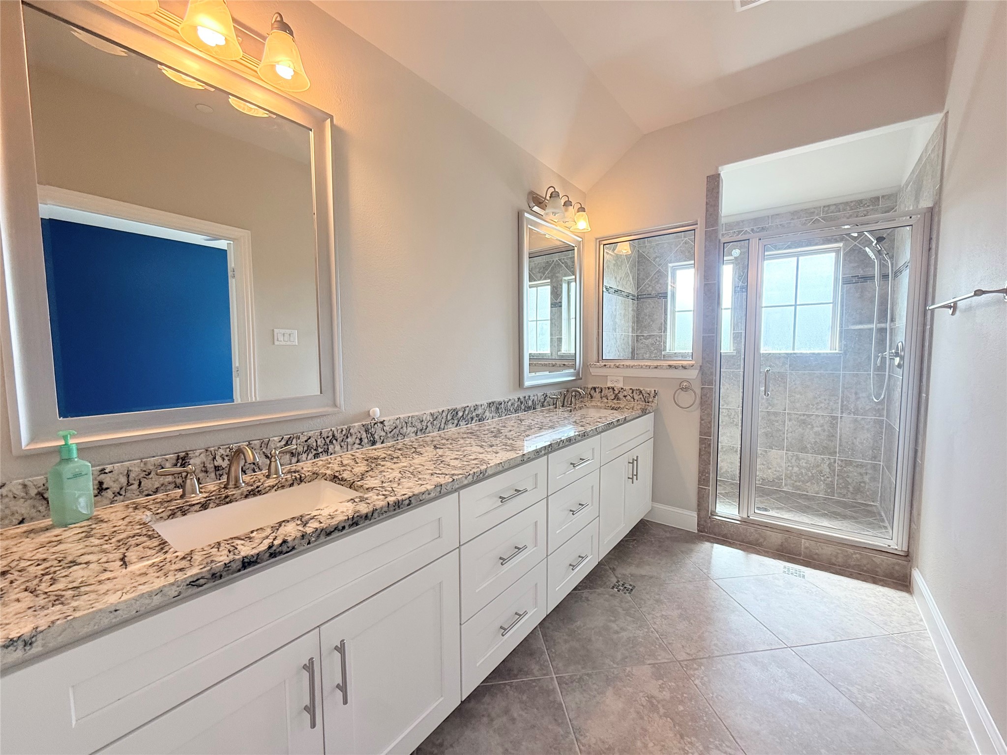 6300 Hermosa Drive