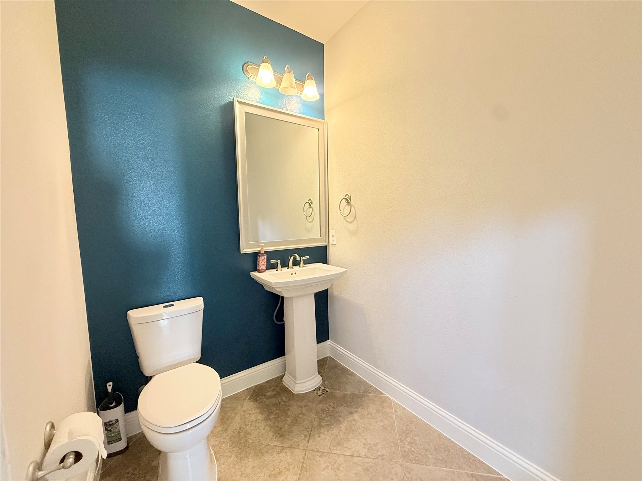 6300 Hermosa Drive