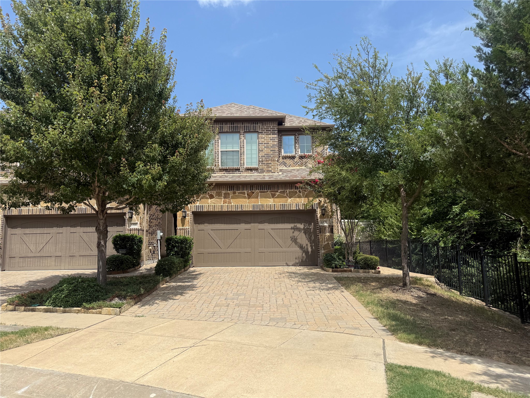 6300 Hermosa Drive