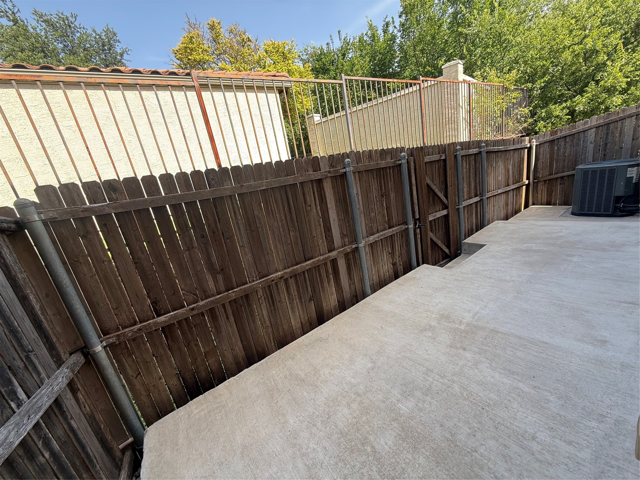 6300 Hermosa Drive