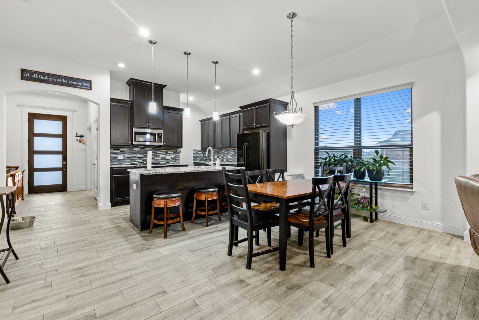 9689 County Road 4116