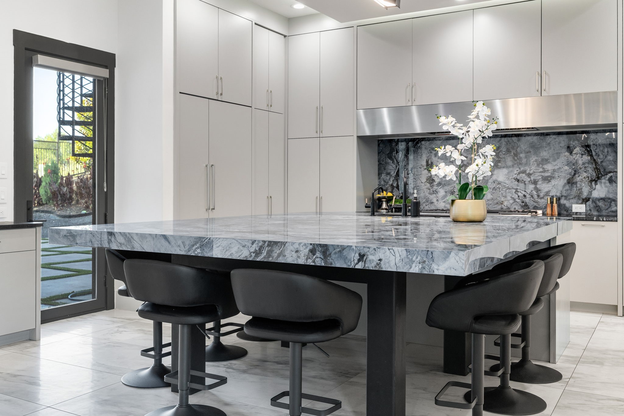 2508 Silver Table Drive