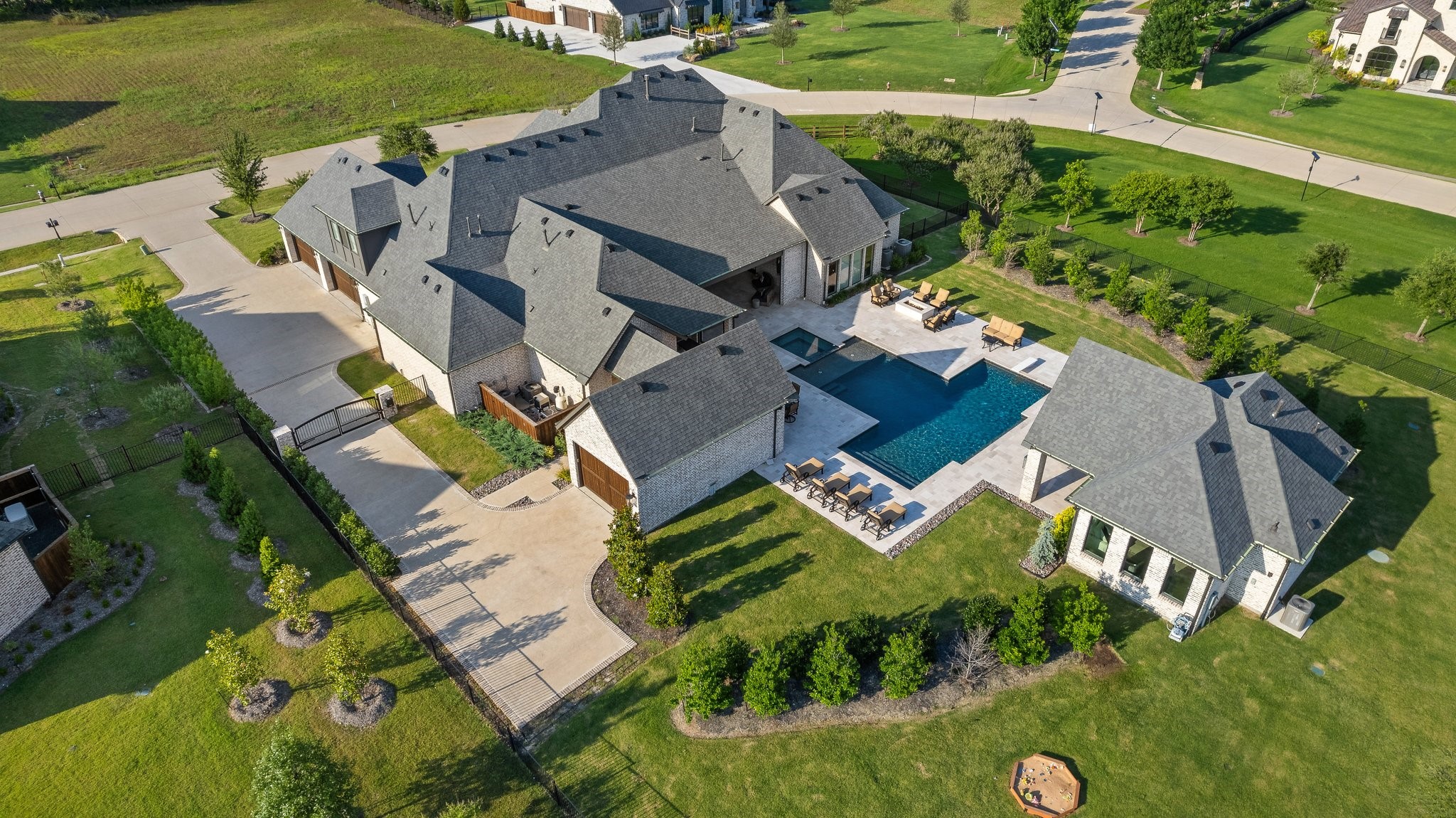 660 Louise Drive