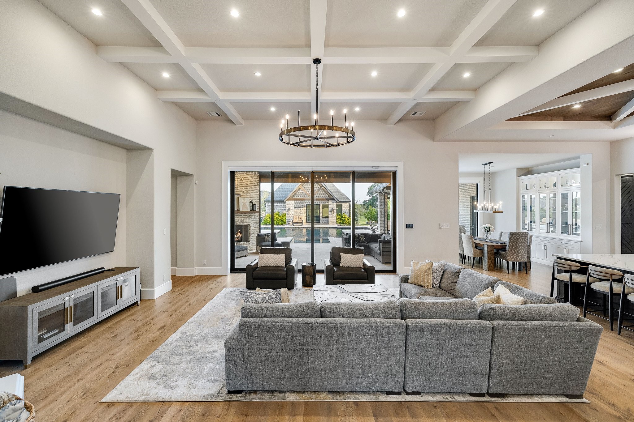 660 Louise Drive