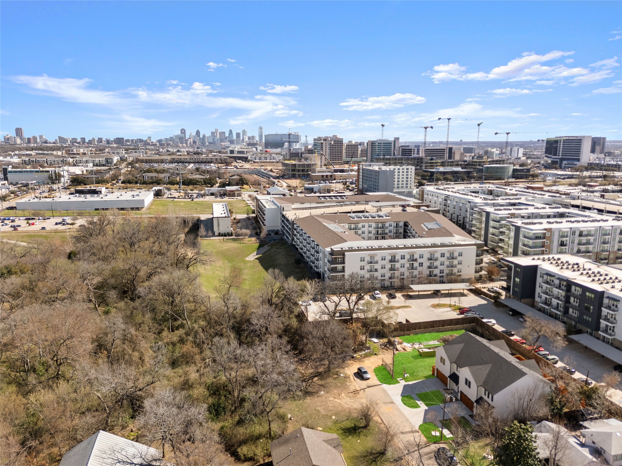 6911 & 6913 Mohawk Drive