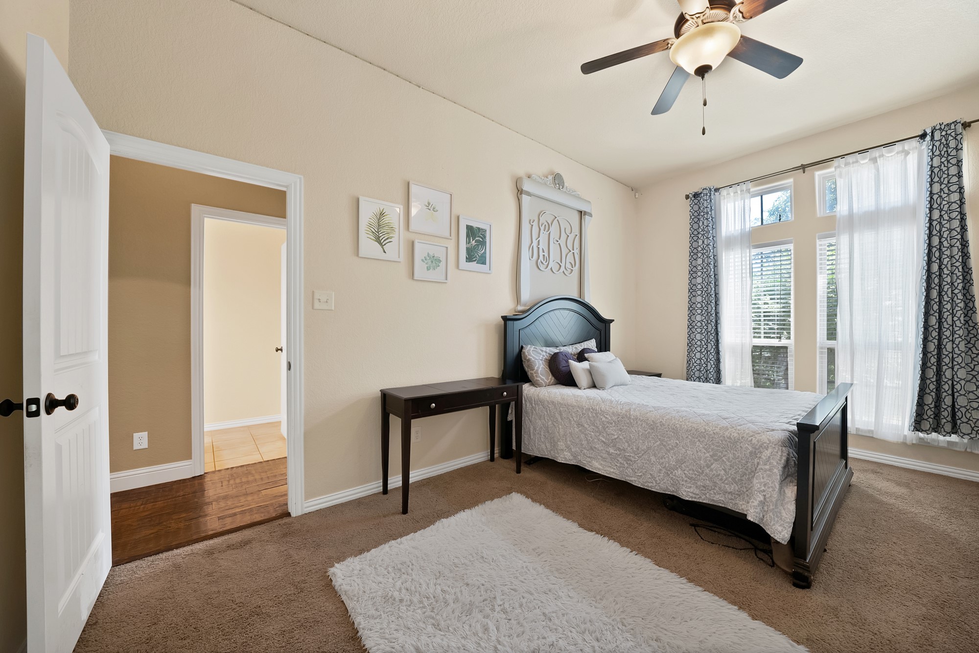 112 Meadow Arbor Drive