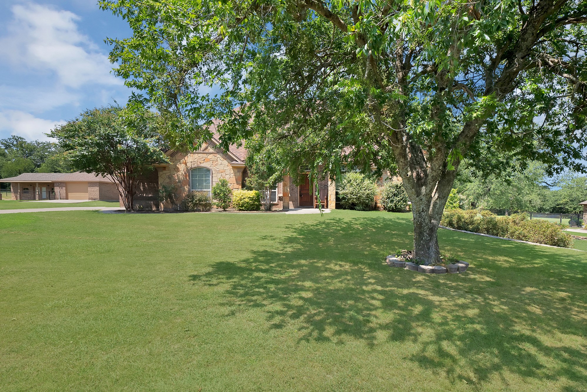 112 Meadow Arbor Drive