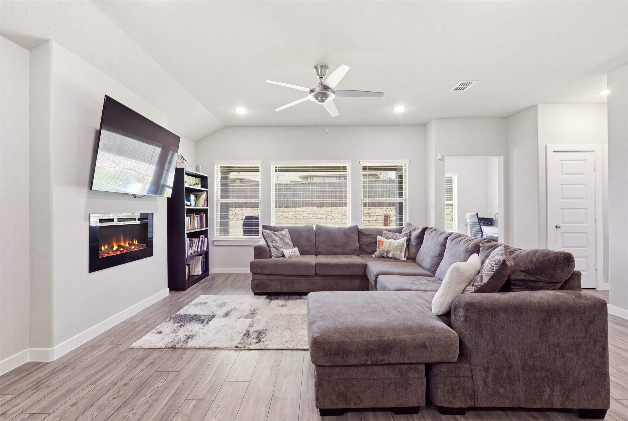 2513 Moser Lane