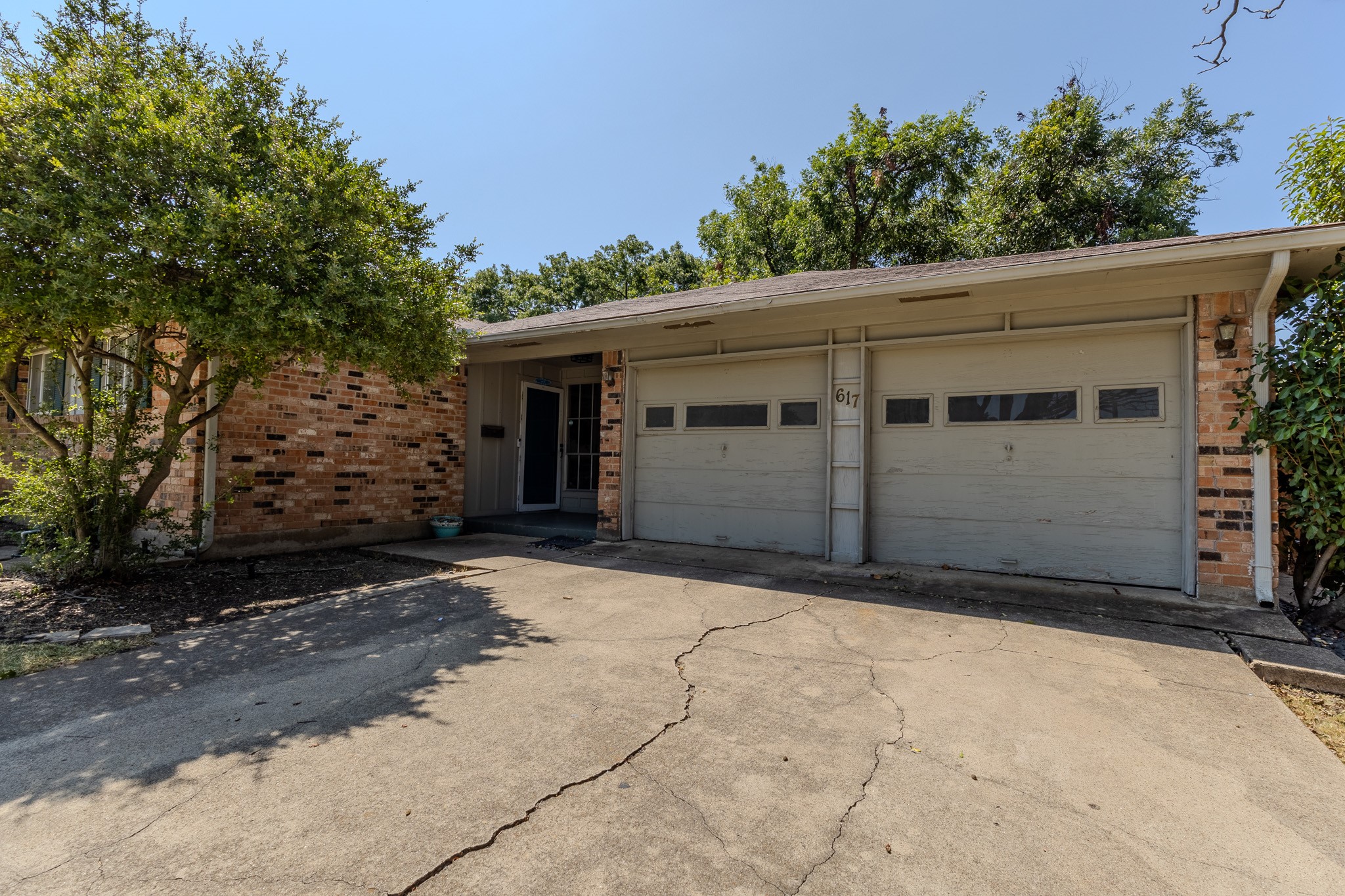 617 Parkview Lane