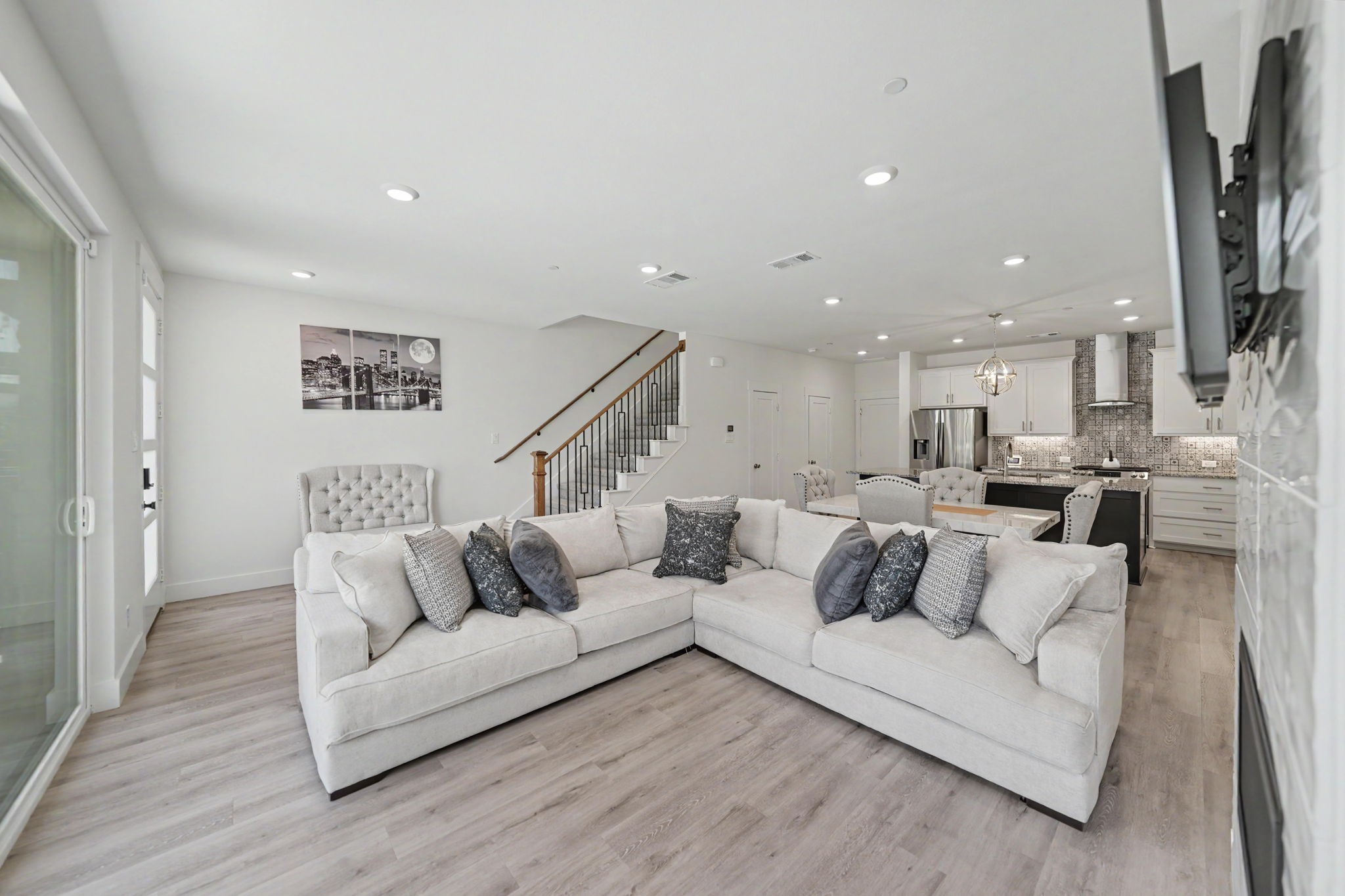 730 Bandera Court