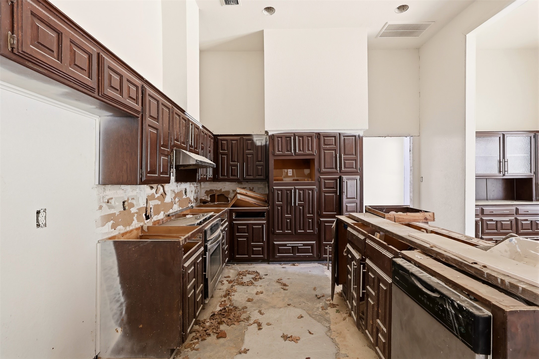 2700 Shadow Wood Court