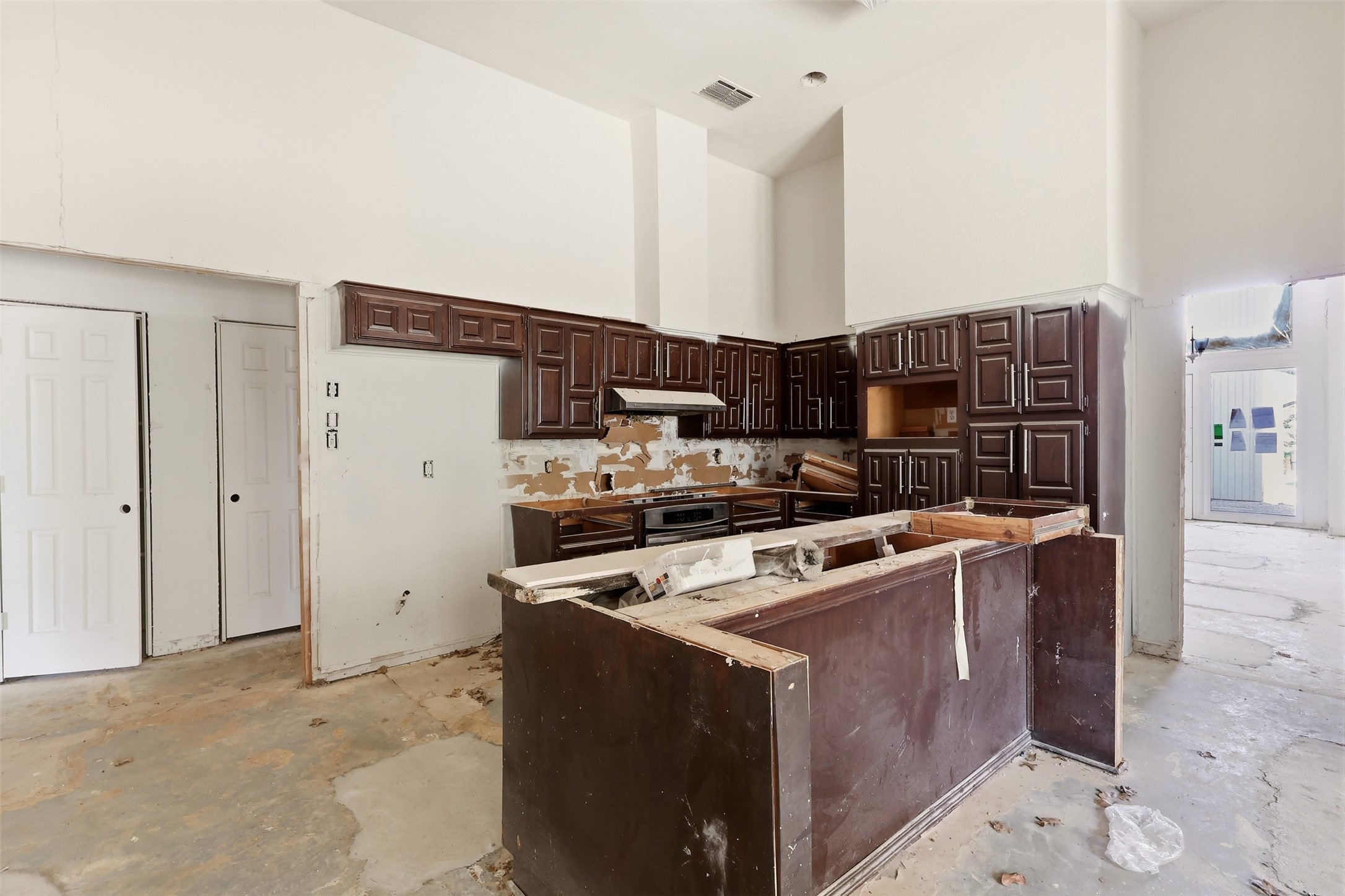 2700 Shadow Wood Court