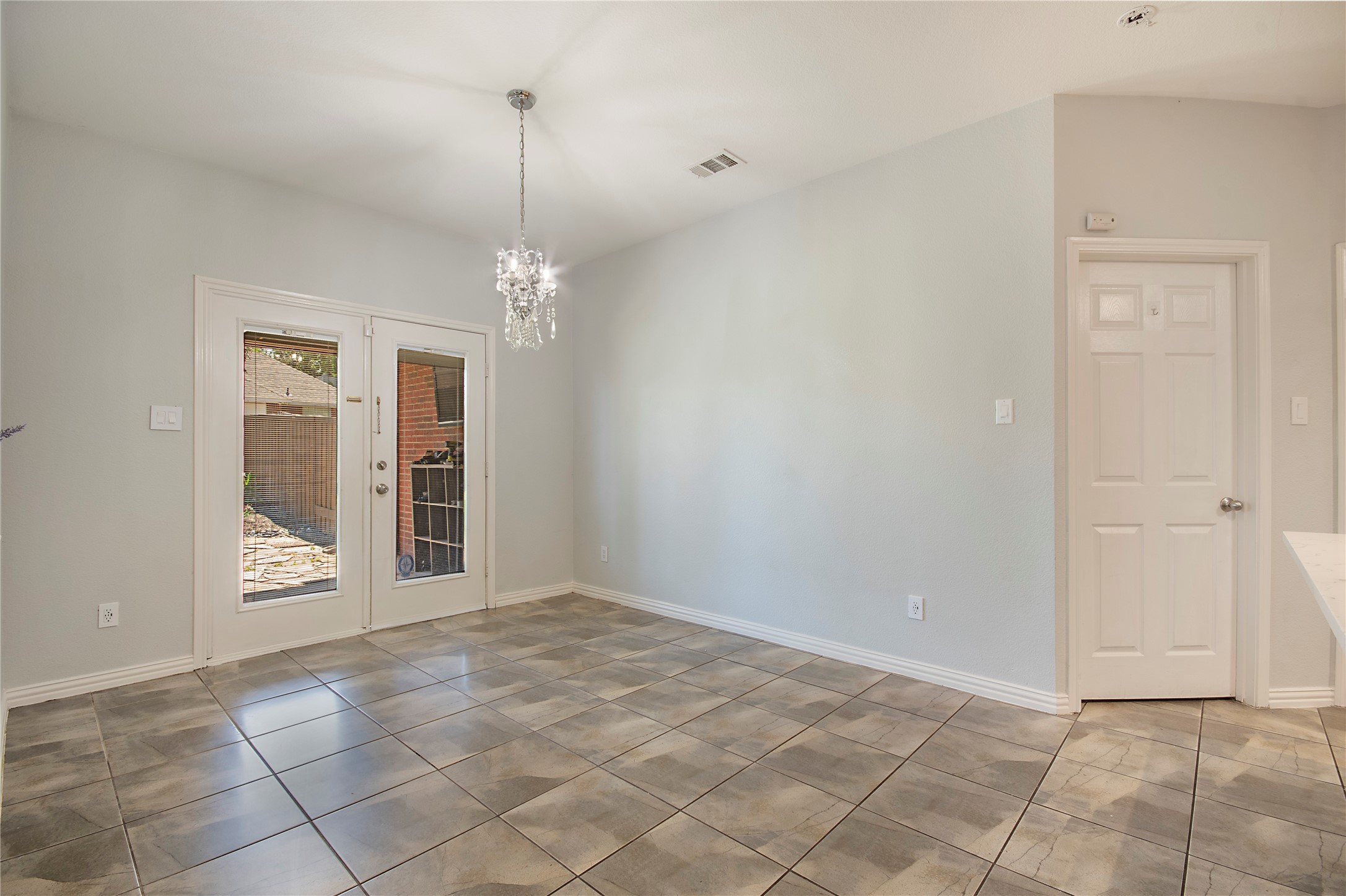8172 Peacock Lane