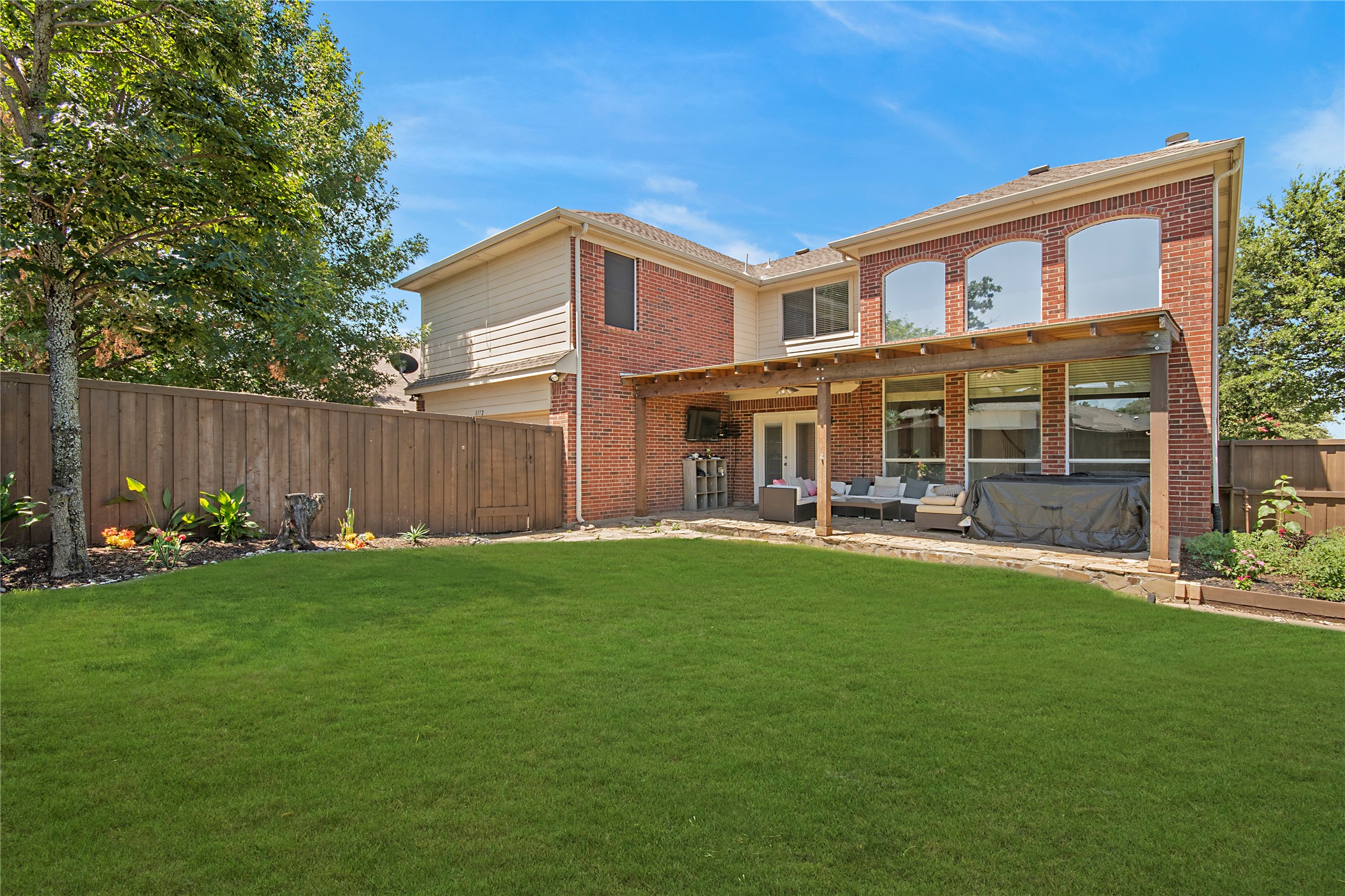 8172 Peacock Lane