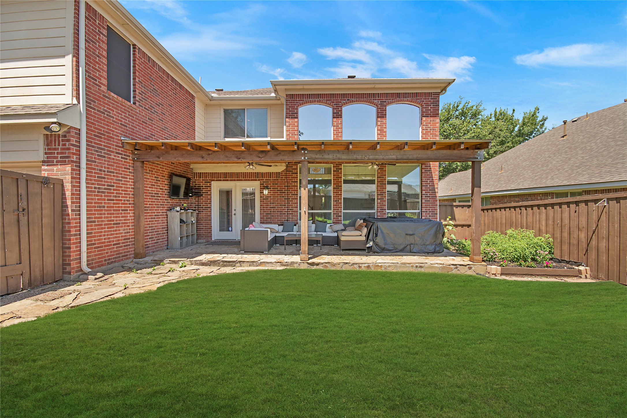 8172 Peacock Lane