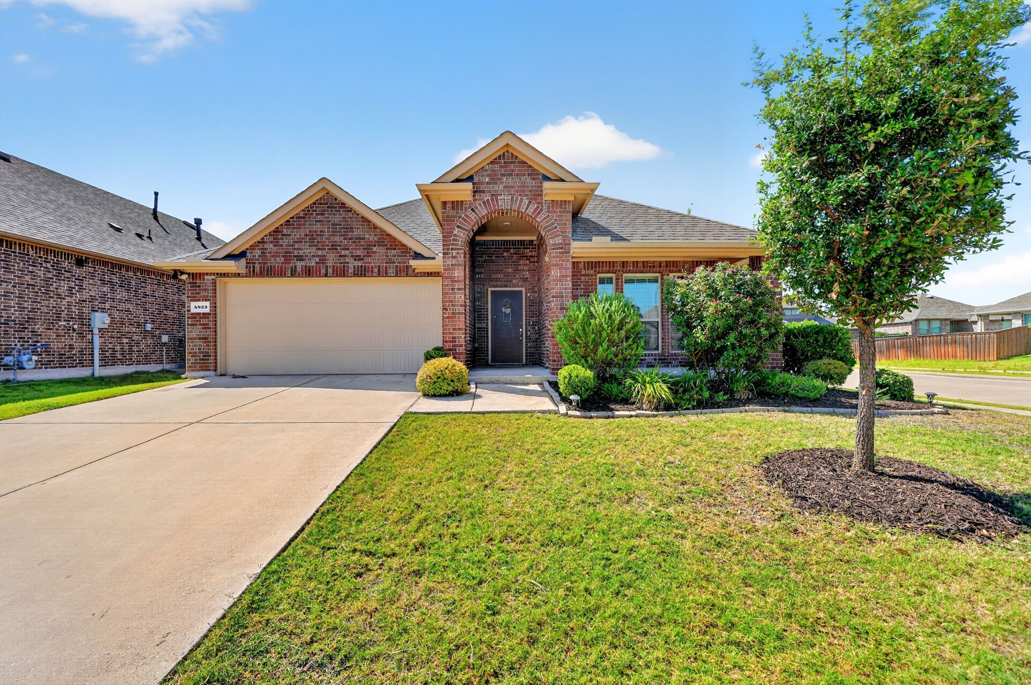 5825 Melville Lane