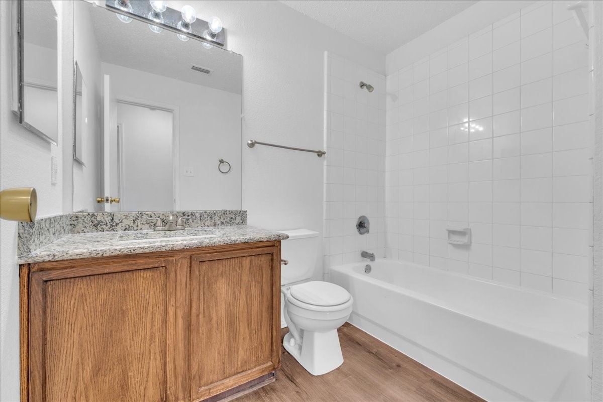 2460 Mallory Lane