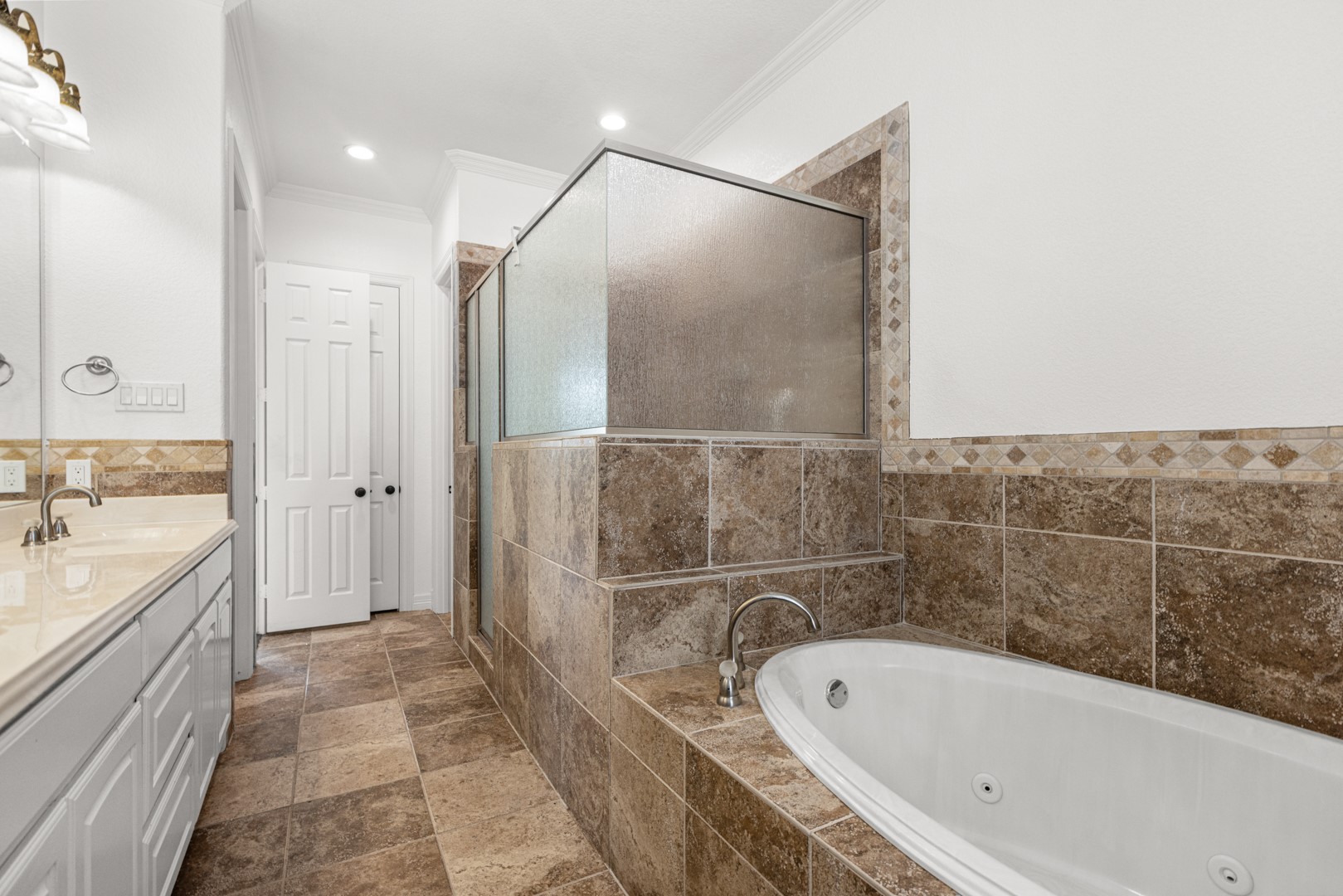 902 Saint George Place