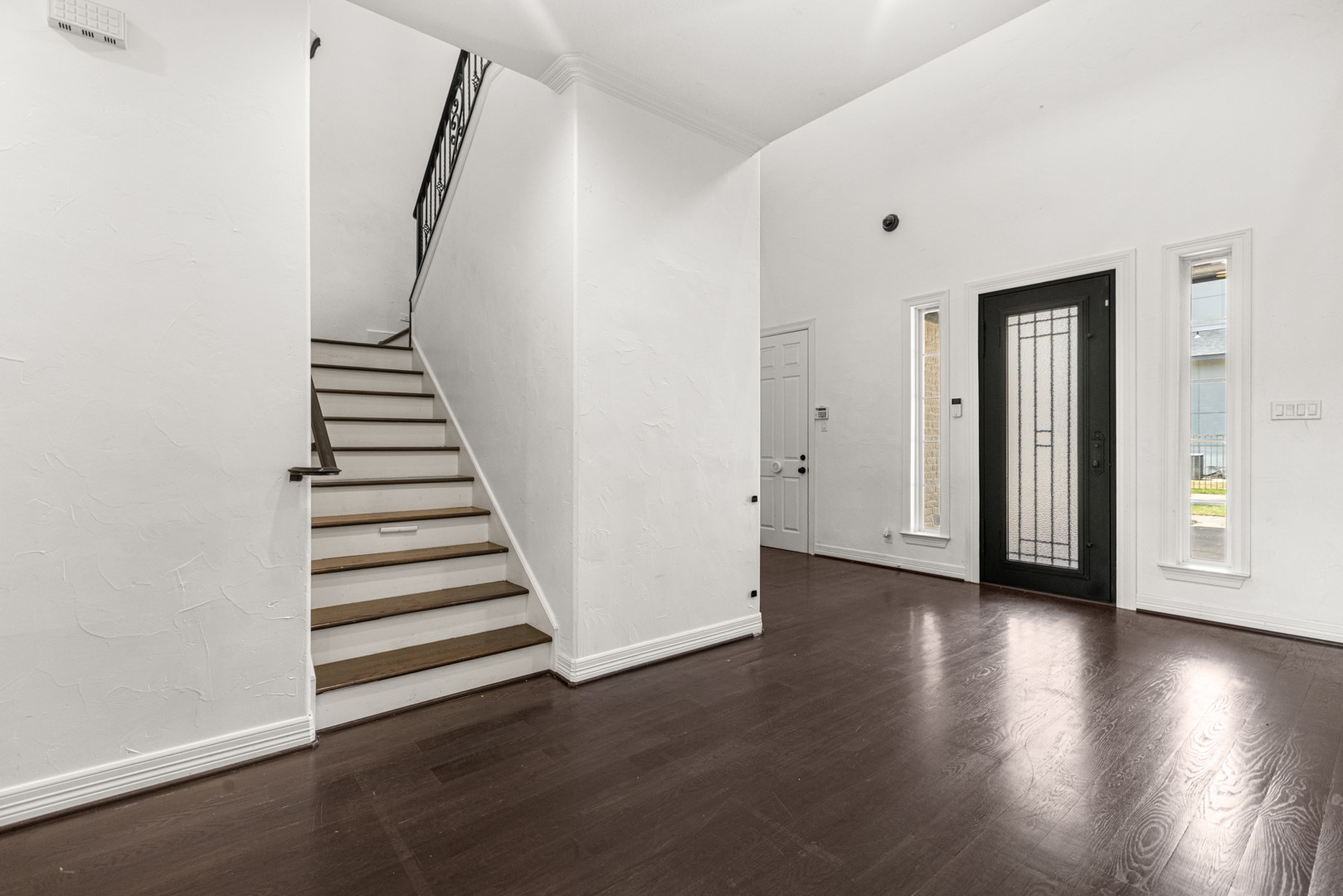 902 Saint George Place