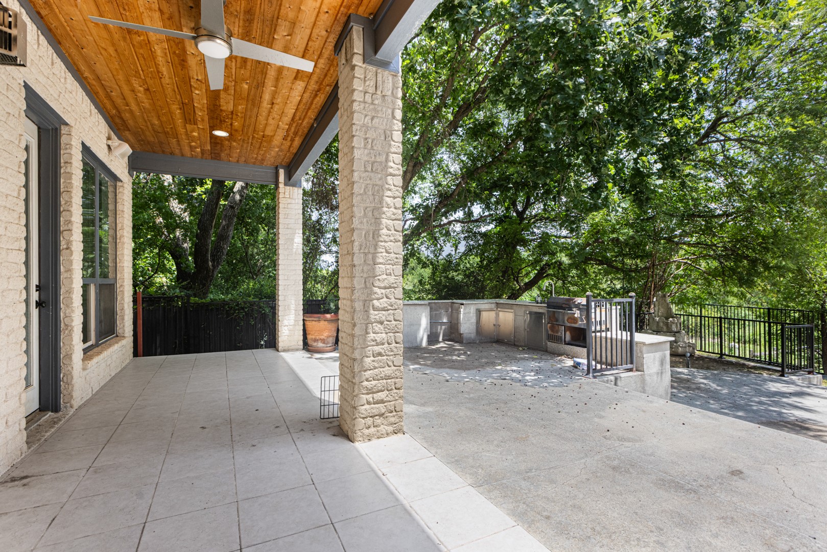 902 Saint George Place