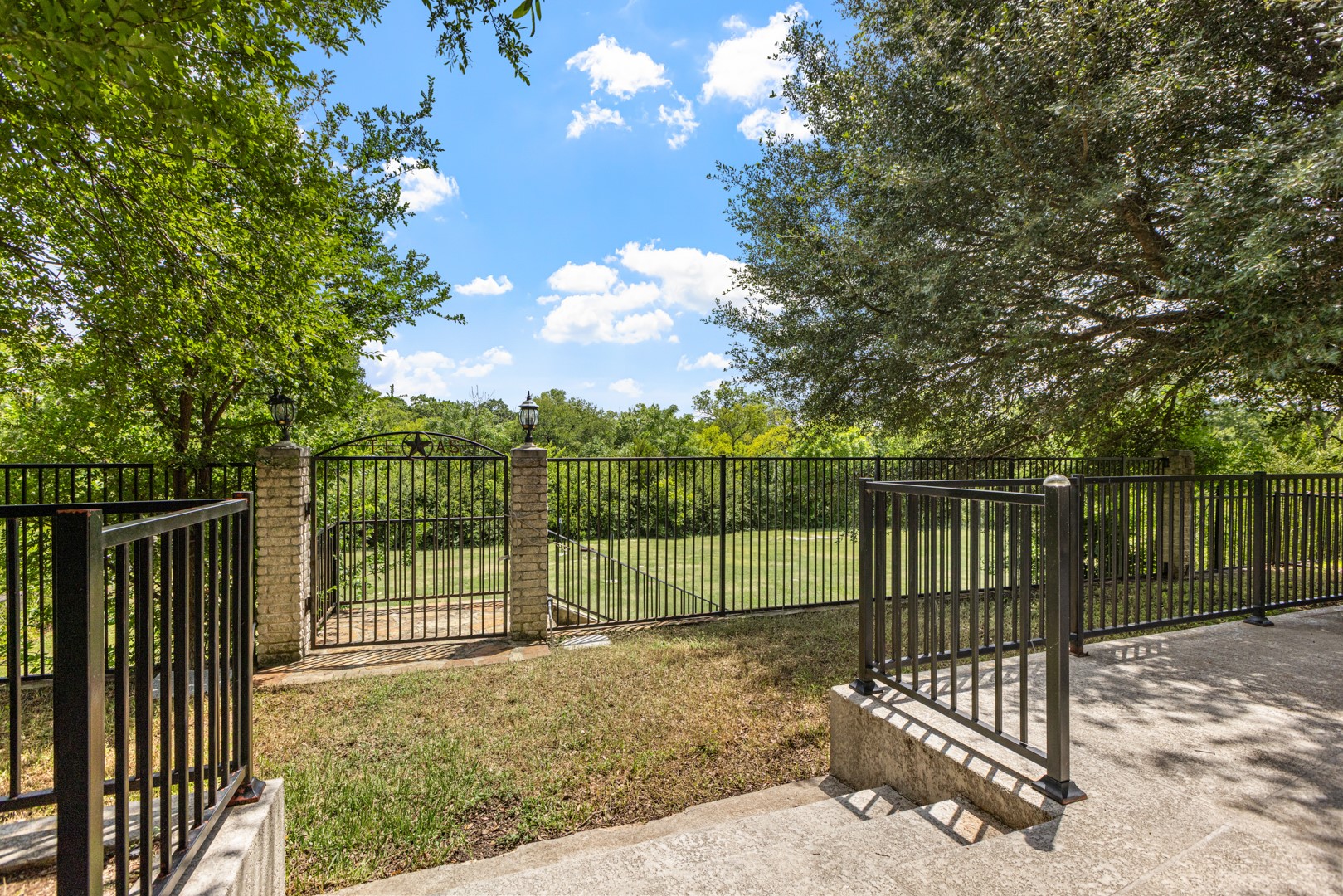 902 Saint George Place