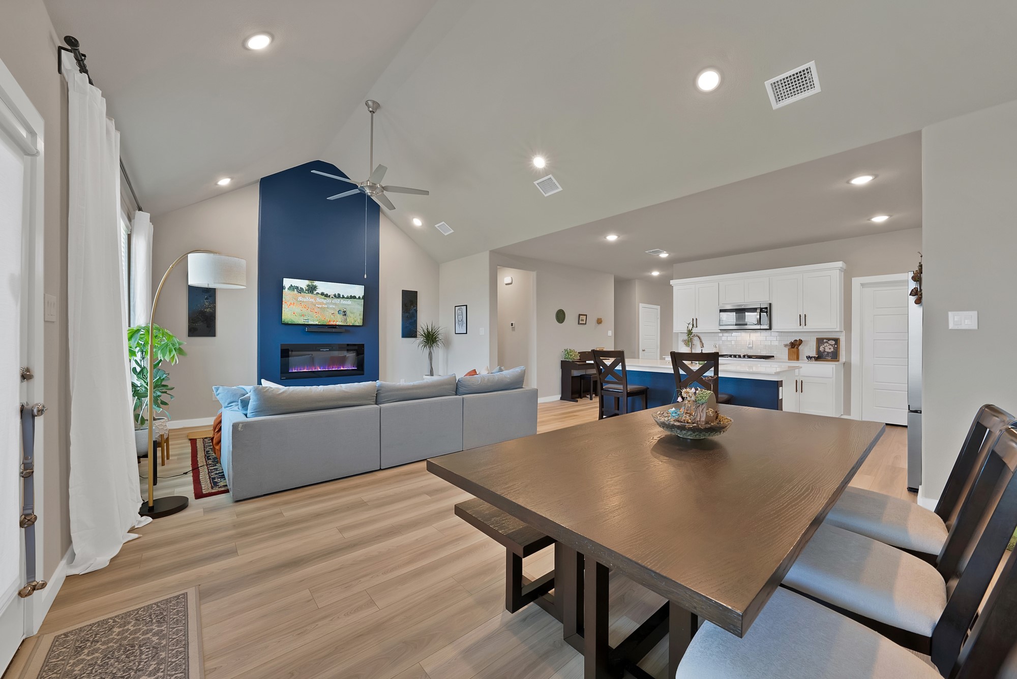 10621 Tuxinaw Trail