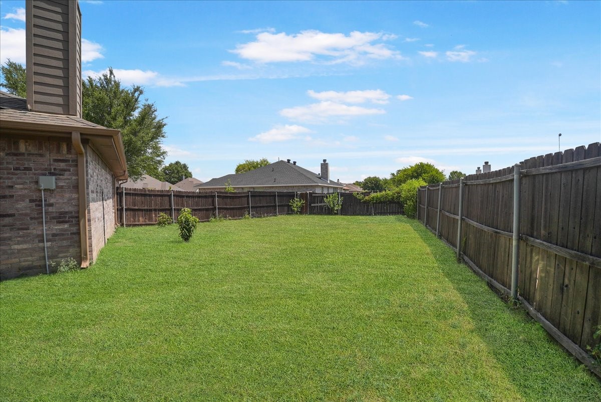 1002 James Donald Lane