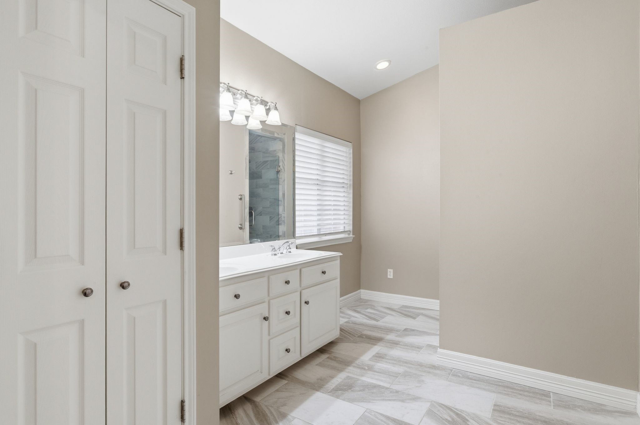249 Private Road 5940