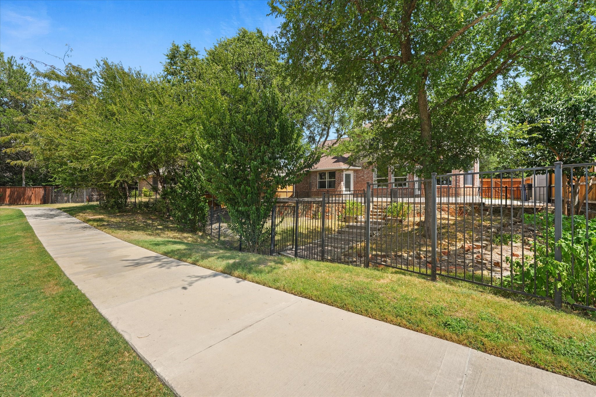 7800 Brookview Drive