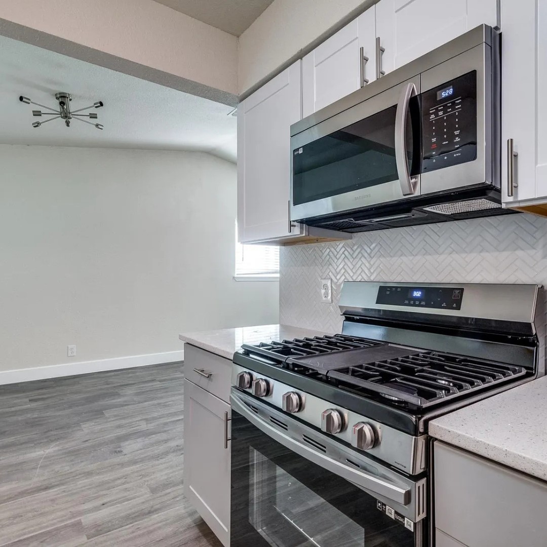 3709 Hilton Drive