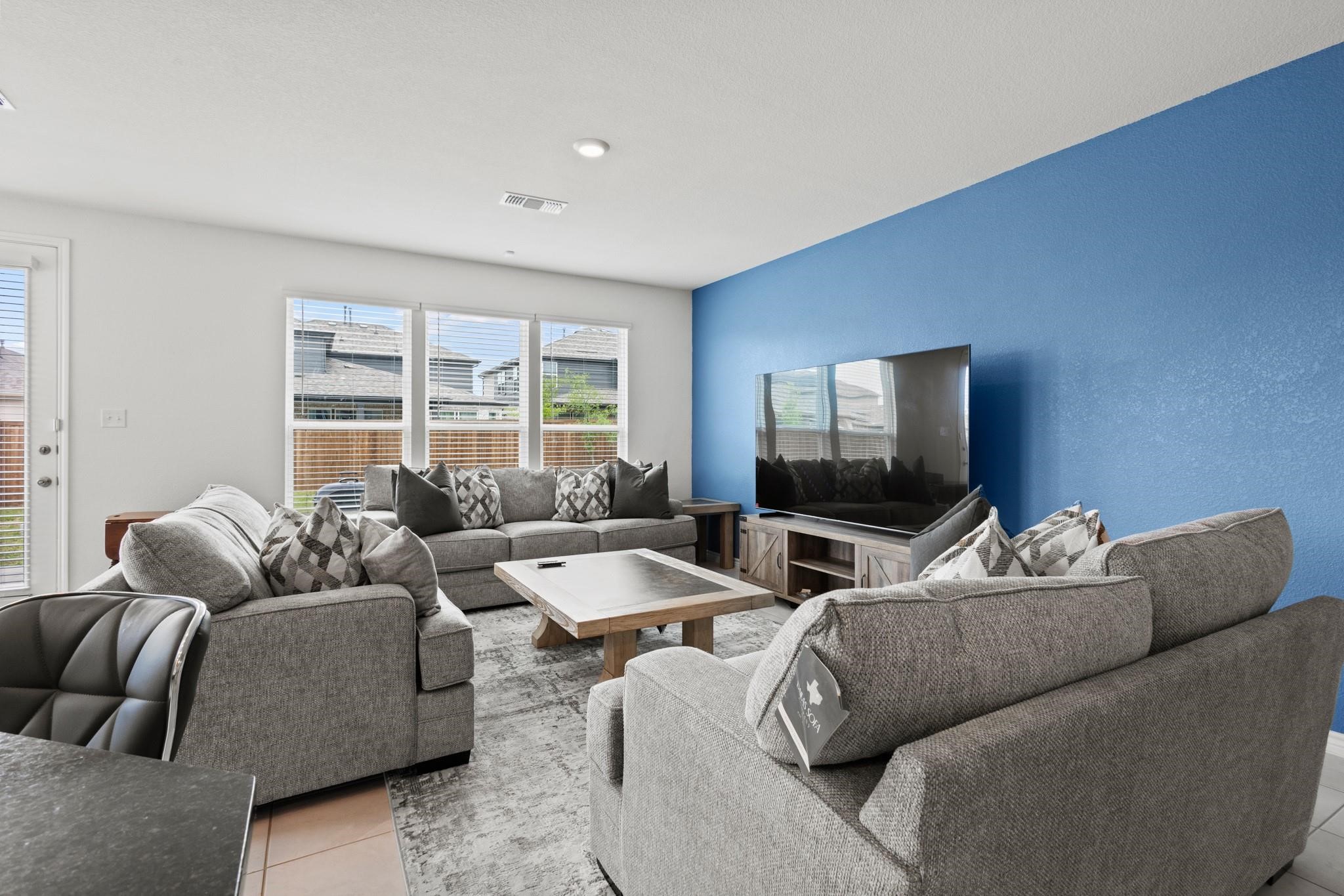 925 West Drive