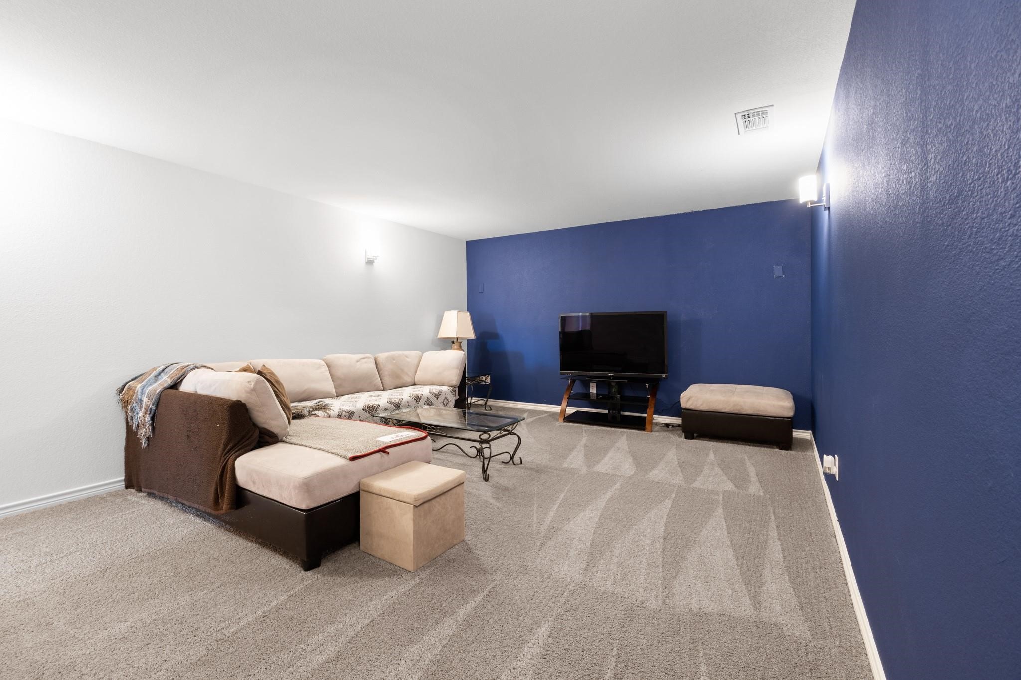 925 West Drive