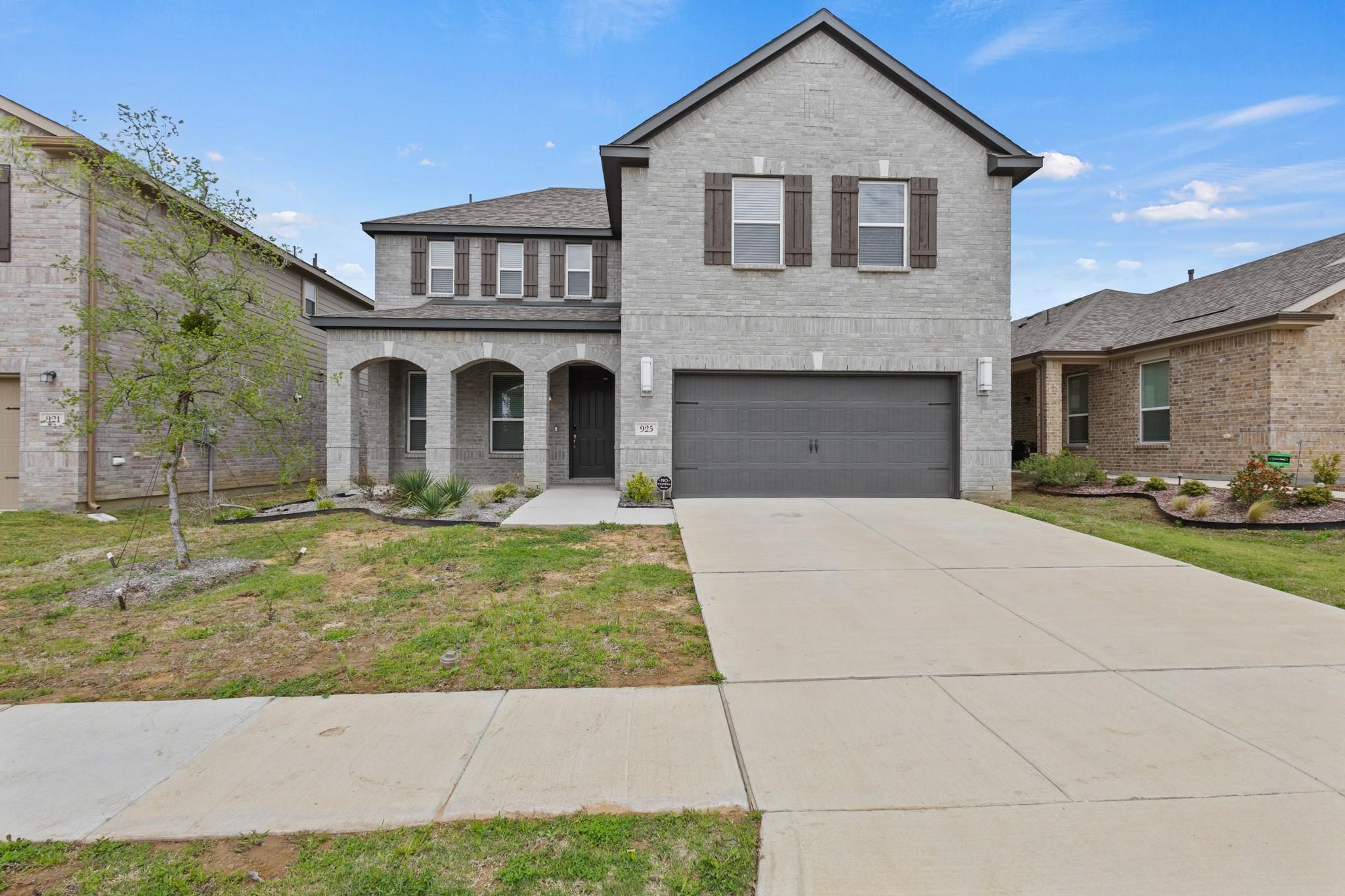 925 West Drive