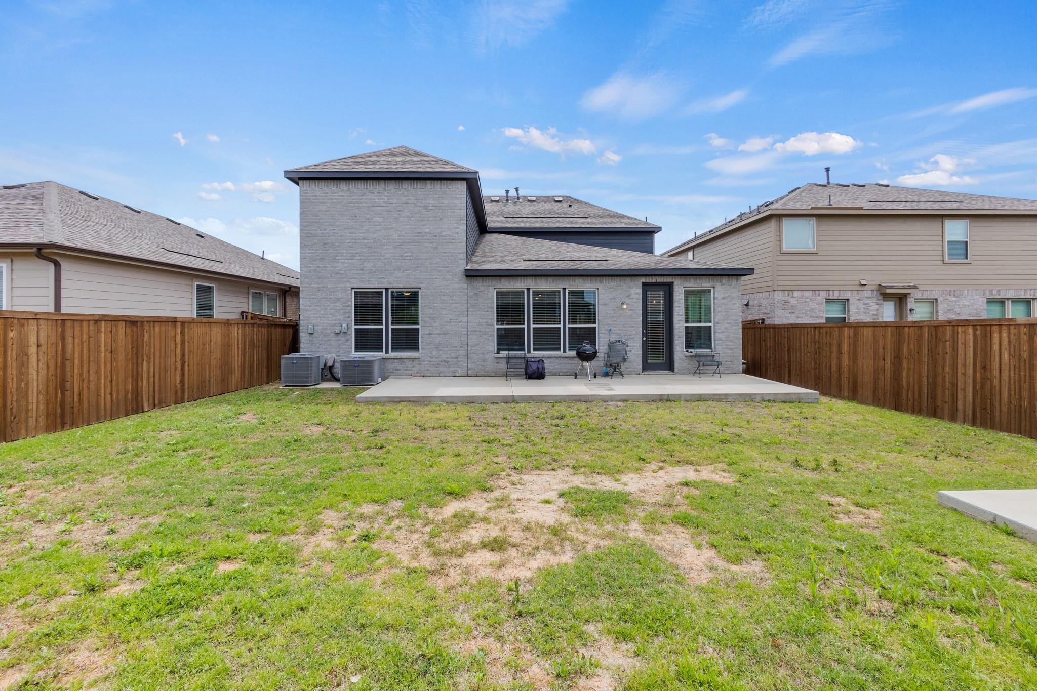925 West Drive