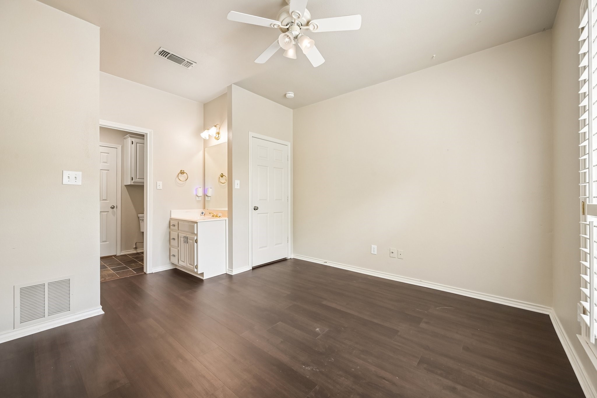 1380 Meandro Ria Lane