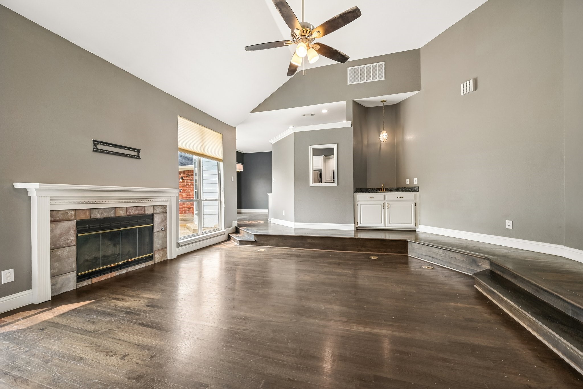 1380 Meandro Ria Lane