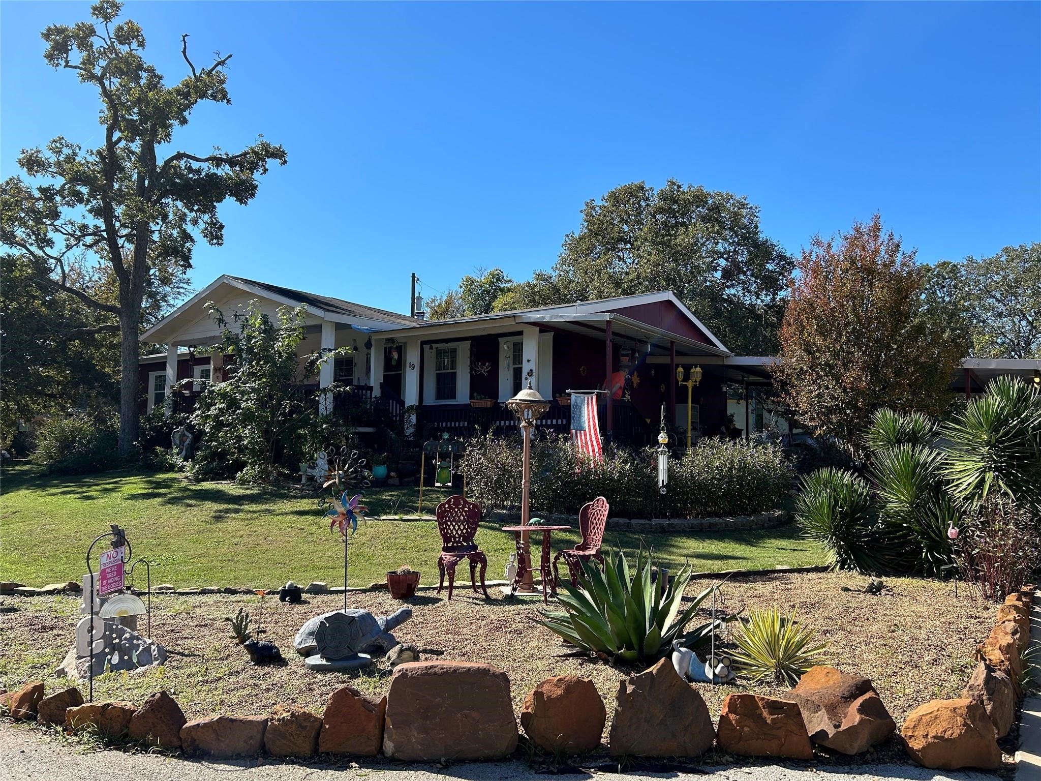 5200 Lake Shore Lane