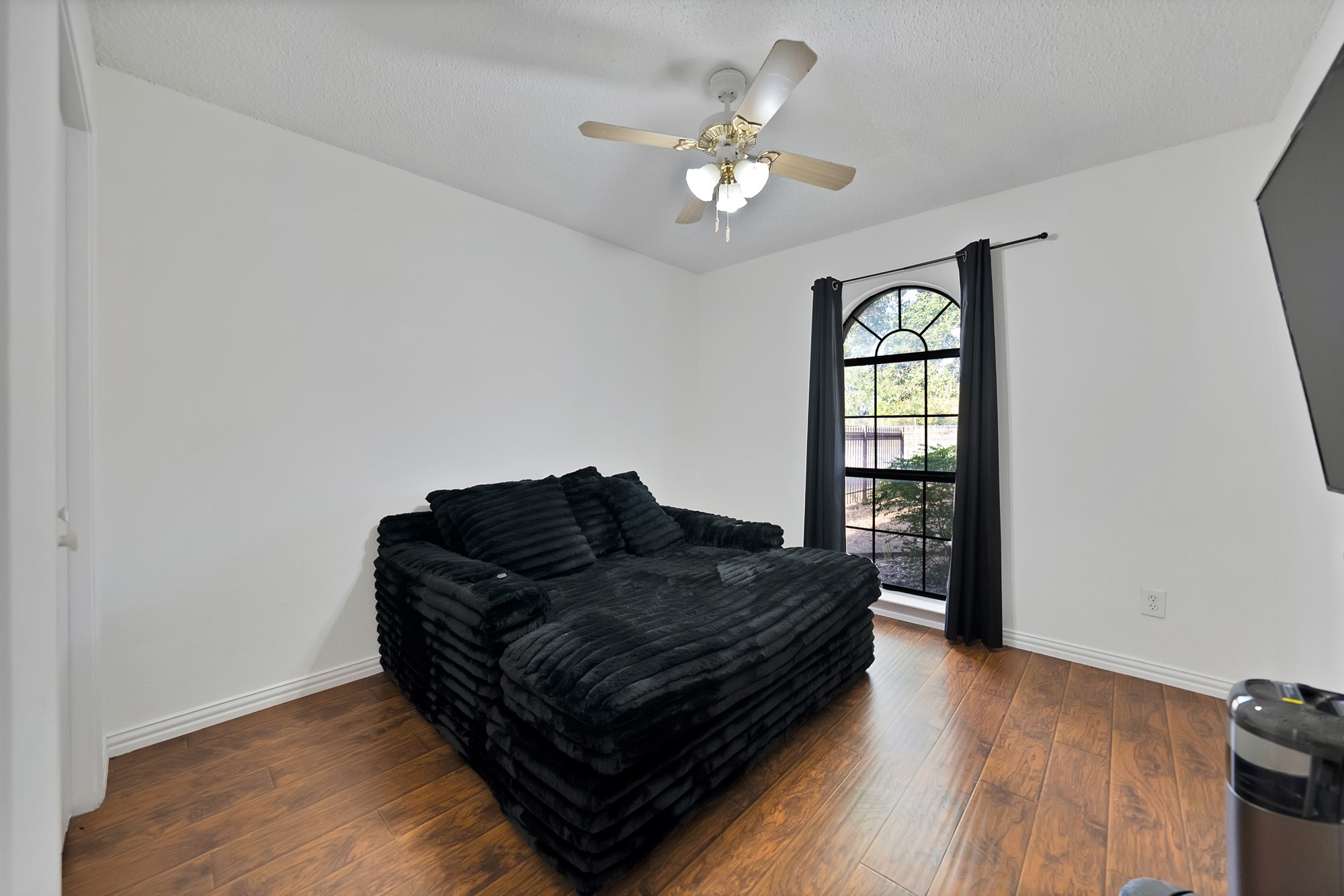2961 Roosevelt Avenue