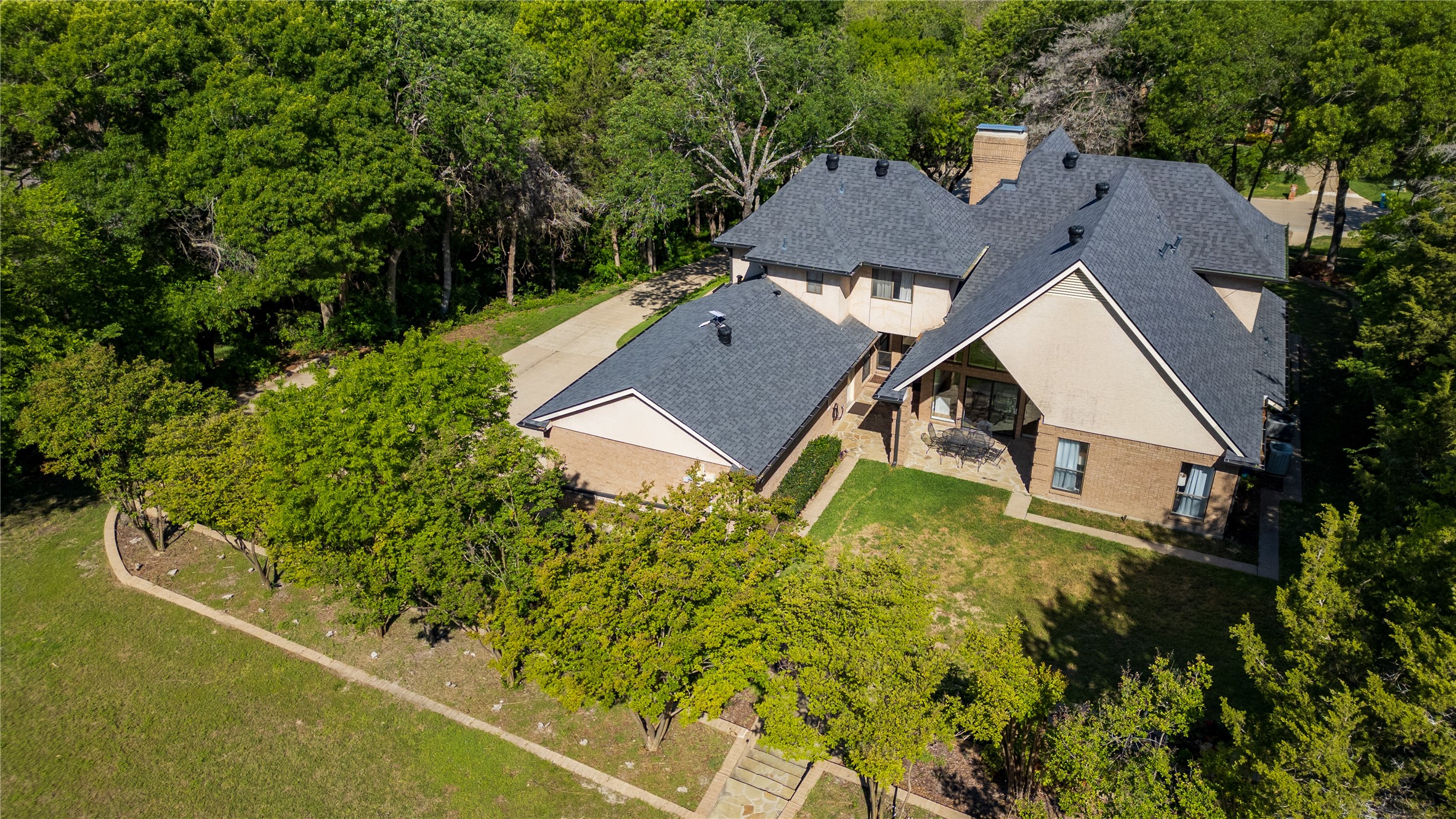 1254 Whispering Oaks Drive
